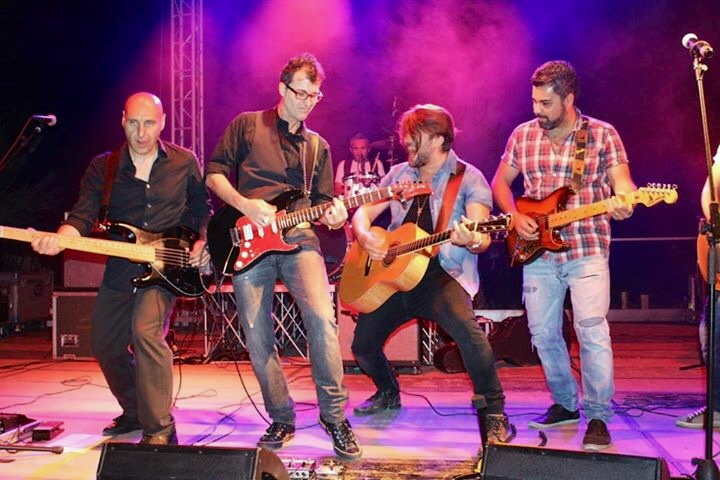 Omaggio a Ligabue: la chitarra di Max Cottafavi accende Torre Canne Omaggio a Ligabue: la chitarra di Max Cottafavi accende Torre Canne - Osservatorio Fasano