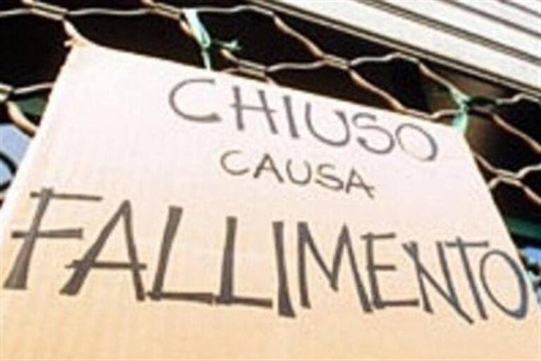 Il commercio affonda nella crisi anche a Fasano Il commercio affonda nella crisi anche a Fasano - Osservatorio Fasano