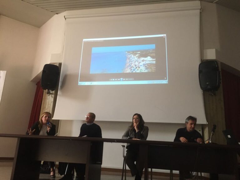 Il Parco delle Dune Costiere ha presentato il suo nuovo spot al ‘Salvemini’ di Fasano Il Parco delle Dune Costiere ha presentato il suo nuovo spot al 'Salvemini' di Fasano - Osservatorio Fasano