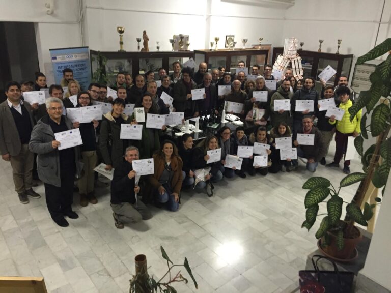Al Parco Dune Costiere concluso il corso per l’analisi sensoriale dell’olio di oliva Al Parco Dune Costiere concluso il corso per l’analisi sensoriale dell’olio di oliva - Osservatorio Fasano