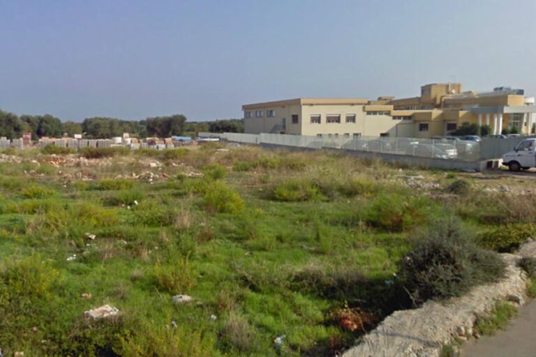 Pezze di Greco: bonificata l’area nei pressi della scuola in Via Eroi dello Spazio Pezze di Greco: bonificata l'area nei pressi della scuola in Via Eroi dello Spazio - Osservatorio Fasano