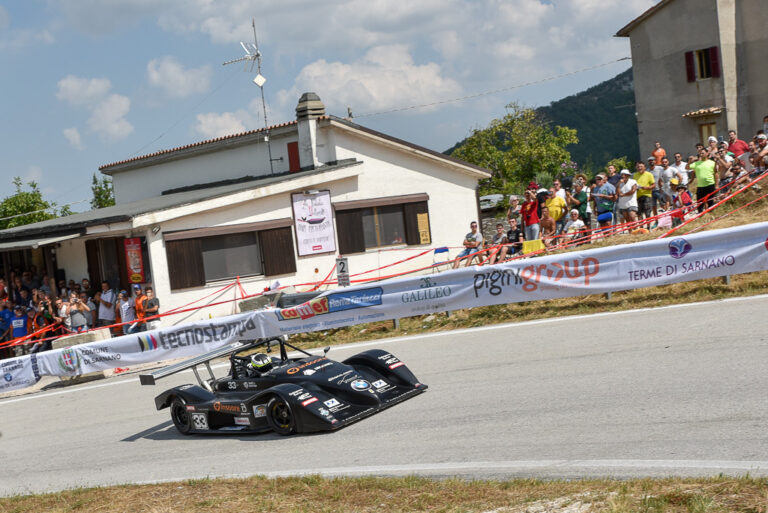 Pezzolla e Palazzo svettano sul Sassotetto Pezzolla e Palazzo svettano sul Sassotetto - Osservatorio Fasano
