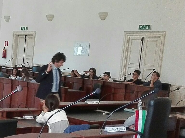 Consiglio comunale dei ragazzi a Fasano: ultima seduta con l'avvocato Pignatelli - Osservatorio Fasano