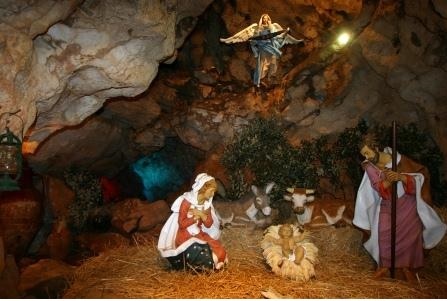 Si inaugura il presepe nella grotta a Laureto Si inaugura il presepe nella grotta a Laureto - Osservatorio Fasano