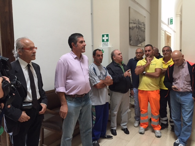 Fumata nera tra i vertici Tradeco e lavoratori di Fasano: sciopero confermato Fumata nera tra i vertici Tradeco e lavoratori di Fasano: sciopero confermato - Osservatorio Fasano