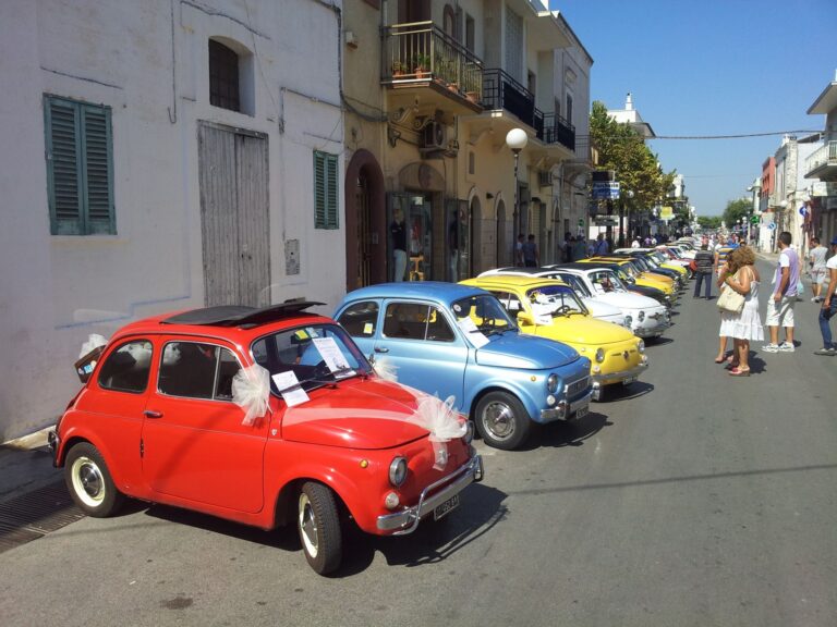A Pezze di Greco raduno di auto storiche per il 5° ‘Memorial Leo Tarì’ A Pezze di Greco raduno di auto storiche per il 5° 'Memorial Leo Tarì' - Osservatorio Fasano