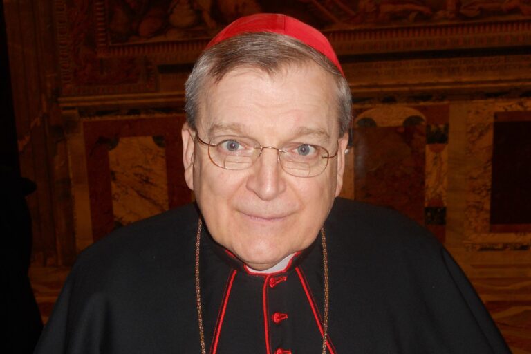 Il cardinale americano Raymond Leo Burke in visita a Fasano - Osservatorio Fasano