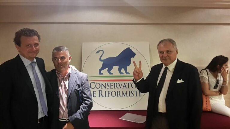 Ufficializzato a Roma il partito 'Conservatori e Riformisti': presente delegazione fasanese - Osservatorio Fasano