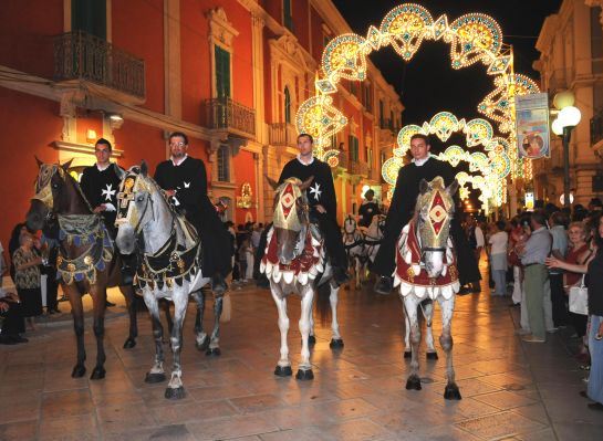 Si presentano le iniziative del Giugno Fasanese Si presentano le iniziative del Giugno Fasanese - Osservatorio Fasano