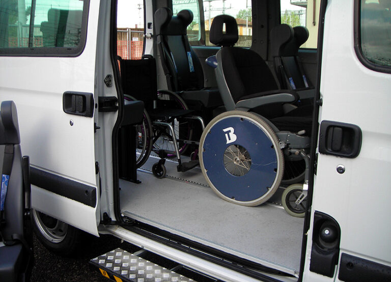 Servizio trasporto disabili a Fasano: i sindacati chiedono rispetto per i lavoratori - Osservatorio Fasano