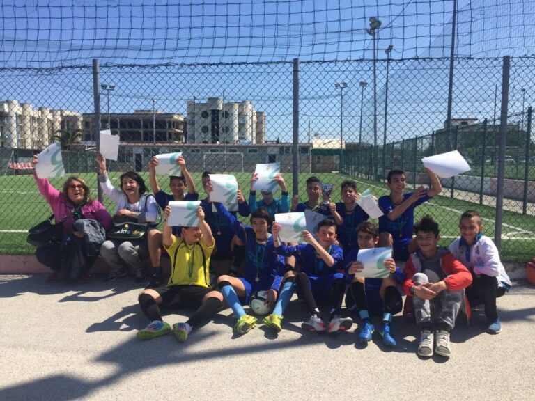 Giochi Sportivi Studenteschi: la scuola media 'Bianco-Pascoli' vince la fase regionale di calcio a 5 - Osservatorio Fasano