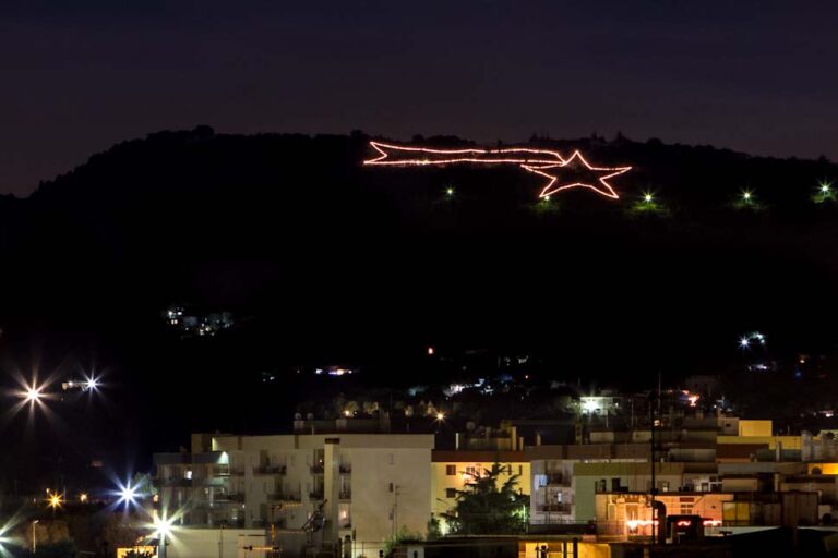 Dal 13 dicembre torna la grande stella sulla grotta di Monte Rivolta - Osservatorio Fasano