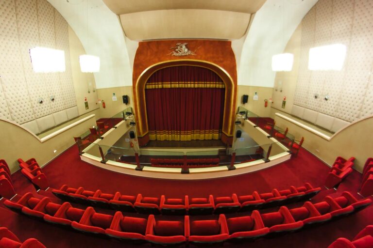 Dal quattro ottobre il V° festival di teatro amatoriale “Di scena a Fasano”. Dal quattro ottobre il V° festival di teatro amatoriale “Di scena a Fasano”. - Osservatorio Fasano