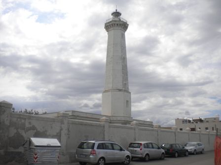 Torre Canne: donna si ferisce ma il pronto soccorso non ha l’antitetanica Torre Canne: donna si ferisce ma il pronto soccorso non ha l'antitetanica - Osservatorio Fasano