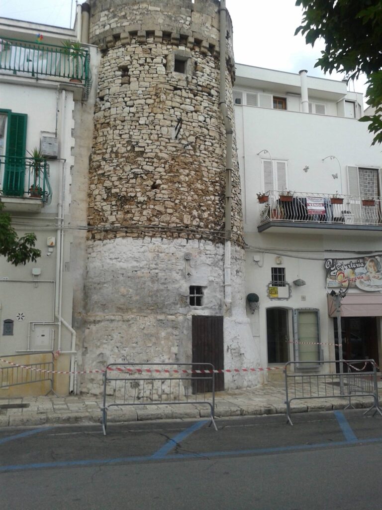 Maltempo: in pericolo anche l'ultimo dei torrioni di Fasano - Osservatorio Fasano