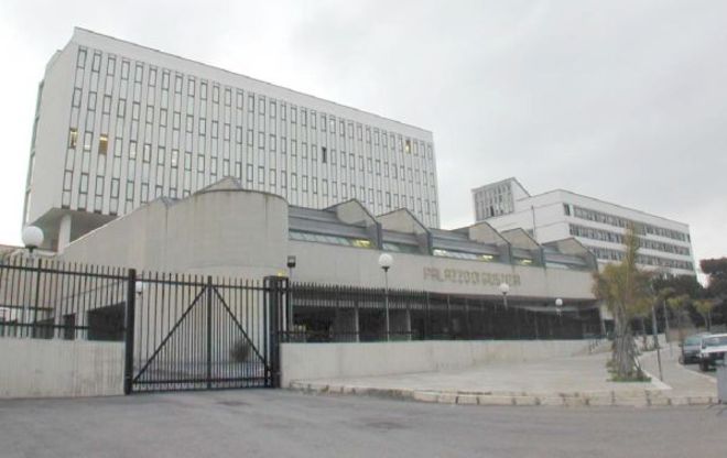 Estorsione al gestore di un distributore di benzina a Pezze di Greco: condannati due baresi Estorsione al gestore di un distributore di benzina a Pezze di Greco: condannati due baresi - Osservatorio Fasano