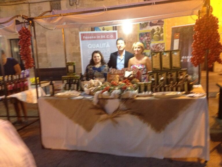 Anche Fasano alla festa del pane e dell’olio di Uggiano La Chiesa Anche Fasano alla festa del pane e dell'olio di Uggiano La Chiesa - Osservatorio Fasano