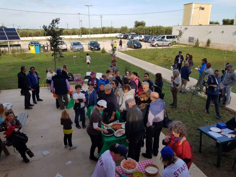 Grande successo per la ‘Camminata tra gli olivi’ a Fasano Grande successo per la 'Camminata tra gli olivi' a Fasano - Osservatorio Fasano