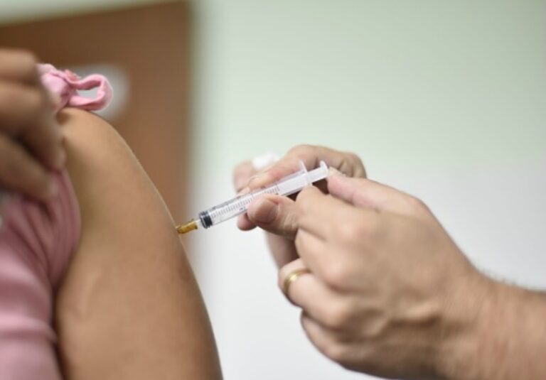 Vaccini: a Fasano i certificati per le iscrizioni a scuola si possono ritirare anche in farmacia Vaccini: a Fasano i certificati per le iscrizioni a scuola si possono ritirare anche in farmacia - Osservatorio Fasano
