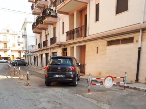 Via Bosi a Fasano: una ‘bruttura’ dimenticata dagli amministratori Via Bosi a Fasano: una 'bruttura' dimenticata dagli amministratori - Osservatorio Fasano