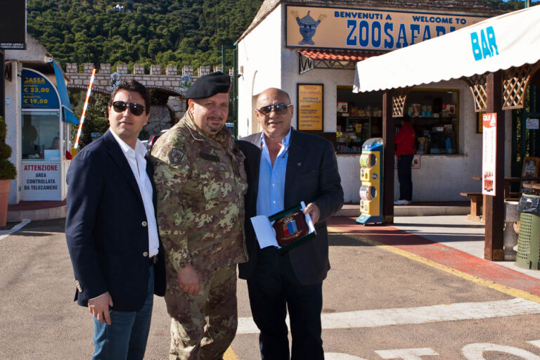Scambio di cortesie tra l'amministrazione comunale e il 10° Reggimento Trasporti dell'esercito - Osservatorio Fasano