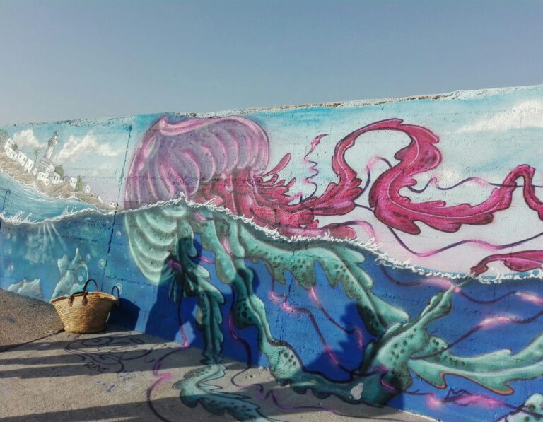 Un nuovo murale al porto celebra la magica bellezza di Torre Canne Un nuovo murale al porto celebra la magica bellezza di Torre Canne - Osservatorio Fasano