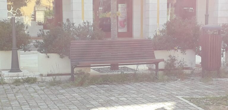 Sistemate le panchine e le luci in Viale Toledo - Osservatorio Fasano