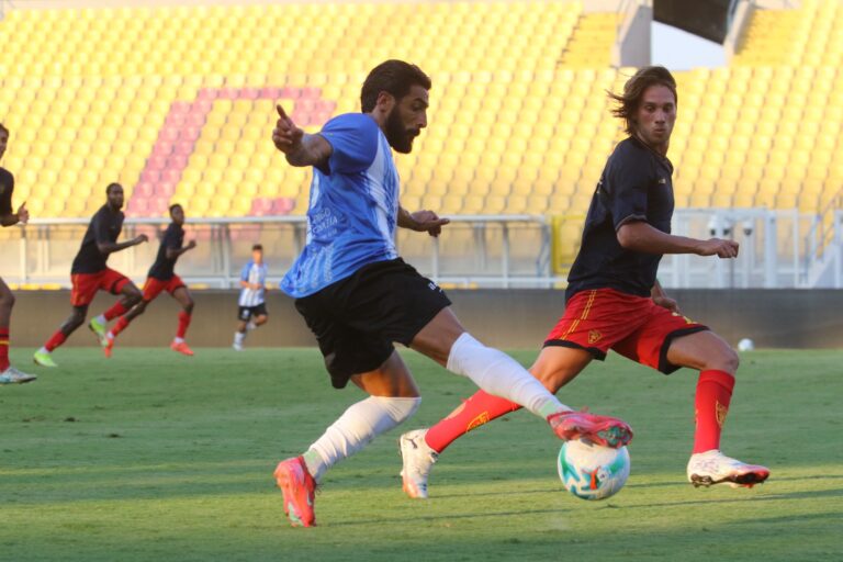 Buon test a Lecce per l’US Città di FasanoIl Fasano non teme il Lecce: buona prova dei biancazzurri al "Via del Mare" - Osservatorio Fasano