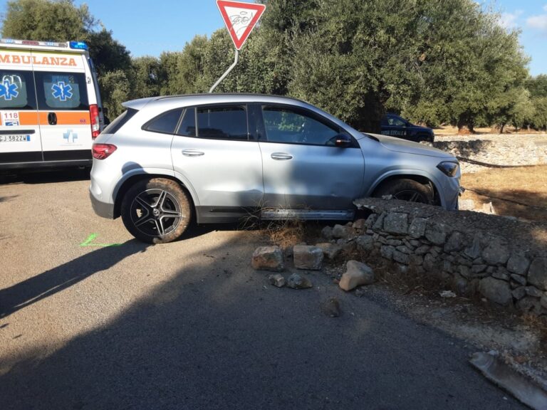 Suv a tutta velocità sulla SP5: 24enne ubriaco si schianta contro un muro. Sfiorata la tragedia. - Osservatorio Fasano