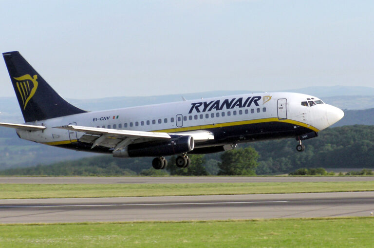 Volo cancellato: due giovani fasanesi vincono causa contro Ryanair - Osservatorio Fasano