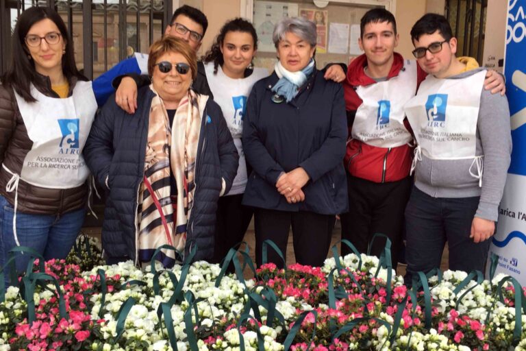 Le Azalee a sostegno della Ricerca: grande riscontro anche a Fasano - Osservatorio Fasano