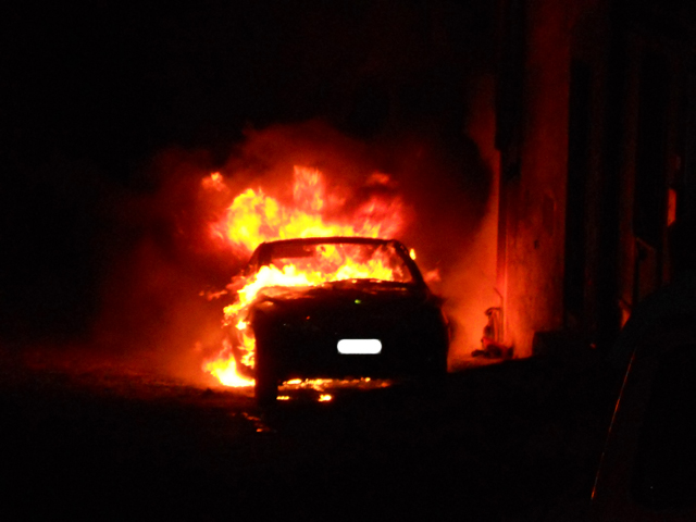 Pescatore incendia l’autovettura del cognato a Pozzo Faceto: denunciato dai Carabinieri Pescatore incendia l'autovettura del cognato a Pozzo Faceto: denunciato dai Carabinieri - Osservatorio Fasano