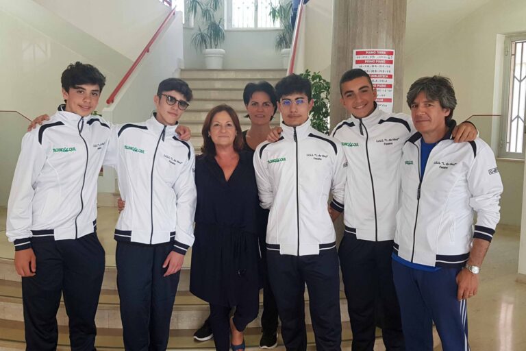 Il 'da Vinci" vince le Nazionali di Badminton VIDEO - Osservatorio Fasano
