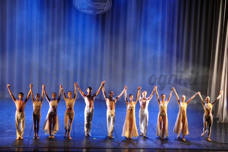 Il Balletto 'Mediterranea' inonda il palcoscenico di Fasanomusica VIDEO - Osservatorio Fasano