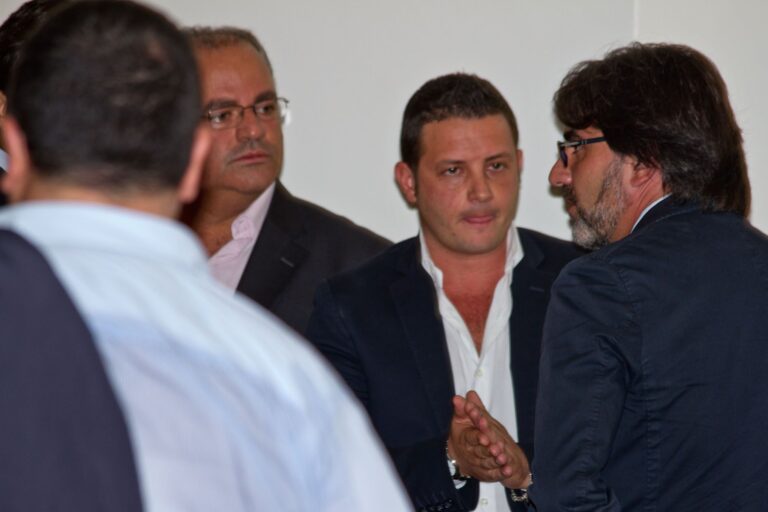 L’opposizione litiga al proprio interno: Udc e Api contro Bianchi e Amati L'opposizione litiga al proprio interno: Udc e Api contro Bianchi e Amati - Osservatorio Fasano
