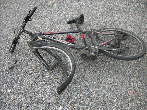 Bici contro auto: ferito un 12enne fasanese Bici contro auto: ferito un 12enne fasanese - Osservatorio Fasano