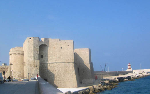 Focus per operatori turistici del territorio a Monopoli Focus per operatori turistici del territorio a Monopoli - Osservatorio Fasano