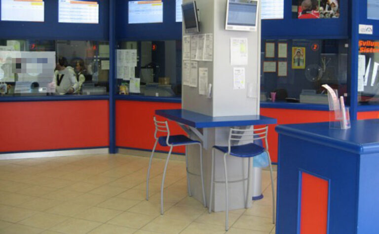 Furto in un centro scommesse a Fasano: bottino 8mila euro Furto in un centro scommesse a Fasano: bottino 8mila euro - Osservatorio Fasano