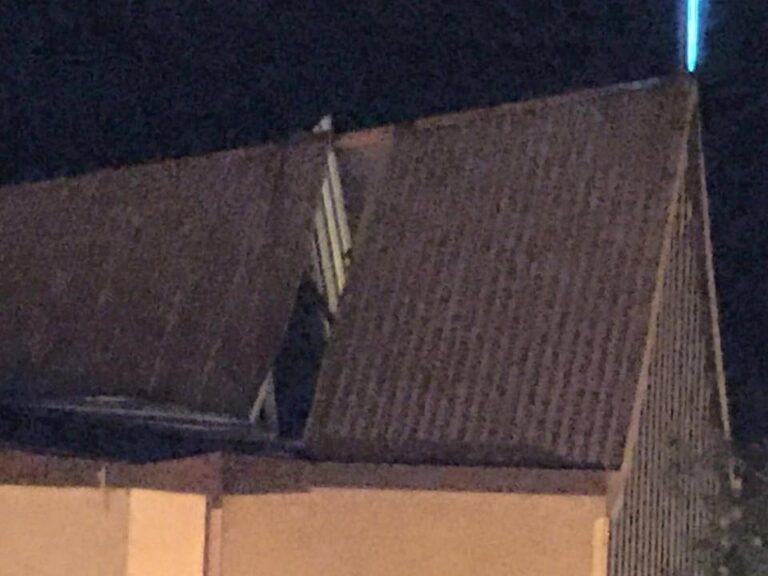 Forte vento di scirocco: ingenti danni a Fasano Forte vento di scirocco: ingenti danni a Fasano - Osservatorio Fasano