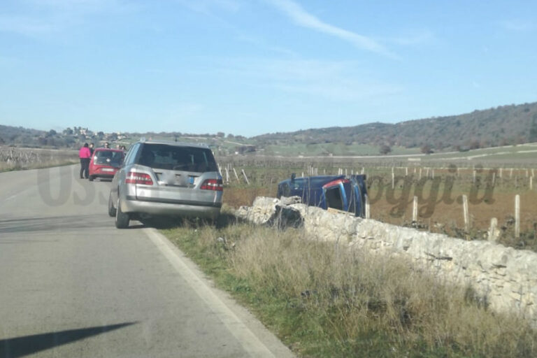 Auto ribaltata nel Canale di Pirro - Osservatorio Fasano