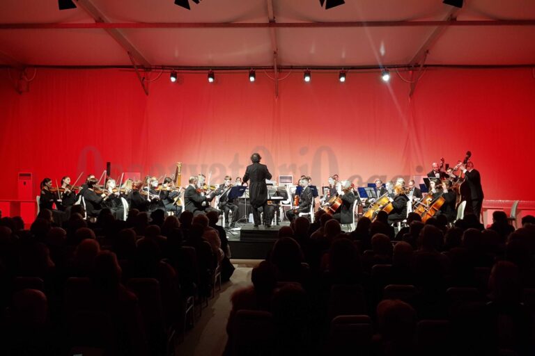 La Rousse Symphony Orchestra strega e coinvolge il pubblico di Fasanomusica VIDEO - Osservatorio Fasano