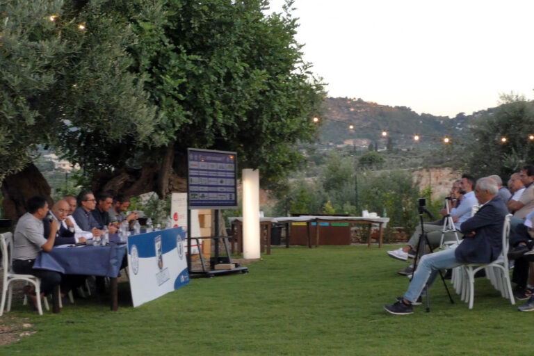 Presentato l’organigramma dell’US Città di Fasano VIDEO Presentato l'organigramma dell'US Città di Fasano VIDEO - Osservatorio Fasano