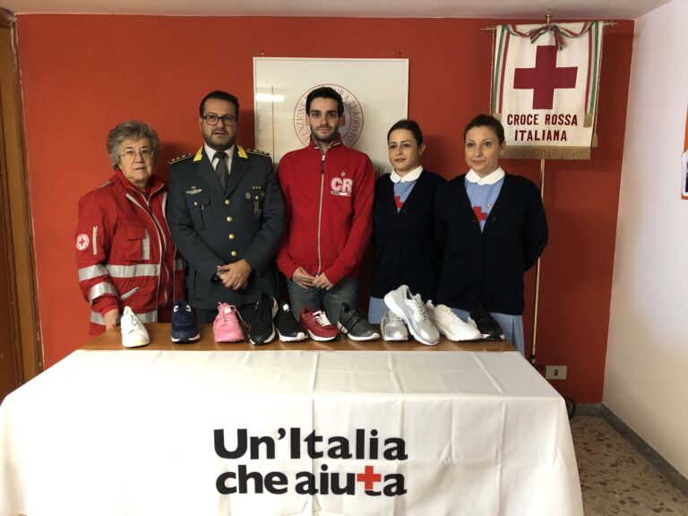 La CRI di Fasano dona scarpe alle famiglie bisognose La CRI di Fasano dona scarpe alle famiglie bisognose - Osservatorio Fasano