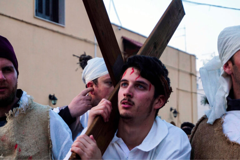 XXVIII via Crucis di Montalbano XXVIII via Crucis di Montalbano - Osservatorio Fasano