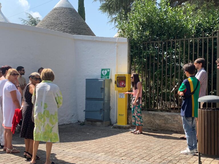 Il Leo Club installa un defibrillatore alla Selva - Osservatorio Fasano