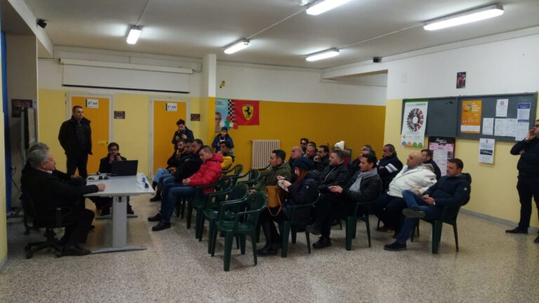 Motori d'epoca in mostra al Salvemini - Osservatorio Fasano