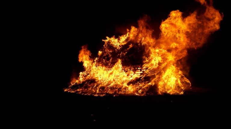 Tanto pubblico per il falò di San Giuseppe a Pezze, annullato quello di Fasano - Osservatorio Fasano