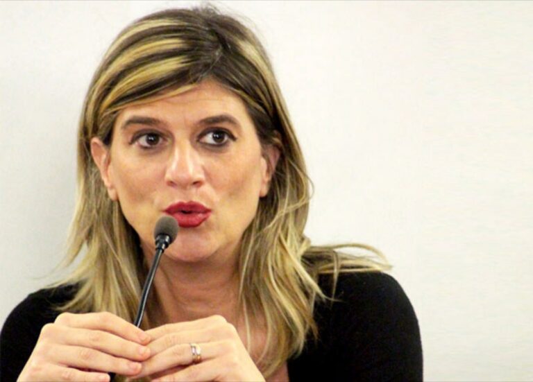Federica Angeli presenterà il suo ultimo volume ai Portici Federica Angeli presenterà il suo ultimo volume ai Portici - Osservatorio Fasano