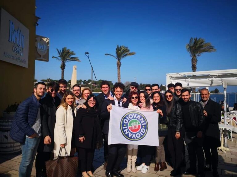 Forza Italia Giovani Fasano a colloquio con il coordinatore nazionale Cavedagna Forza Italia Giovani Fasano a colloquio con il coordinatore nazionale Cavedagna - Osservatorio Fasano