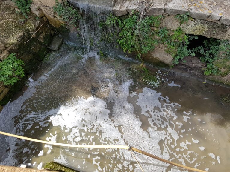 Canale di scolo dall'odore nauseante - Osservatorio Fasano